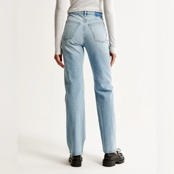 Abercrombie & Fitch High Rise 90s Relaxed Curve Love Jean - Picture 3 of 14